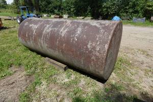 lot 1K image: Large Steel Liquid Tank