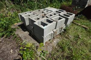 lot 315 image: Cinder Blocks