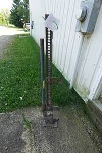 lot 335 image: Hi-Lift Jack