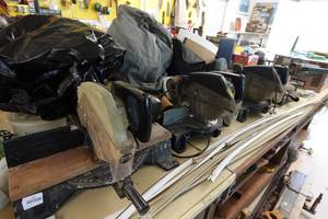 lot 337 image: Power Miter Saws - Black & Decker