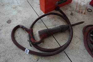 lot 236 image: Heavy Duty Air Chipping Hammer