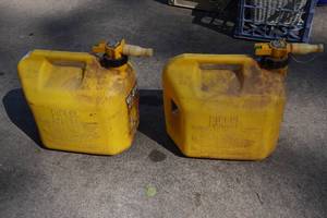 lot 72 image: 2 5-Gallon Diesel Cans