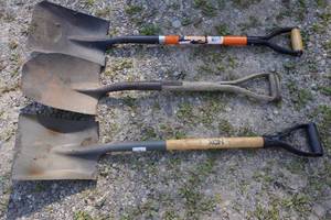 lot 102 image: 3 Shovels