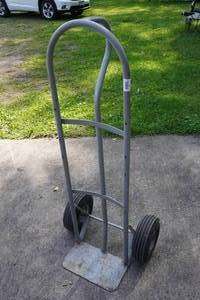 lot 76 image: 2-Wheel Dolly