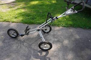 lot 79 image: Parfore Golf Bag Cart
