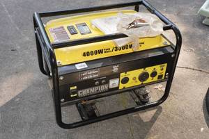 lot 10 image: Champion 4000W Peak Gas Generator
