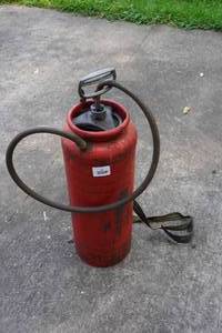 lot 82 image: Chapin Steel Sprayer Tank