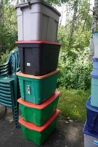 lot 265 image: Plastic Bins with Lids