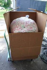lot 298 image: Packaging Peanuts with Light Duty Cart