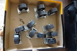 lot 141 image: Swivel Casters