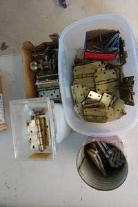 lot 174 image: Assorted Hinges