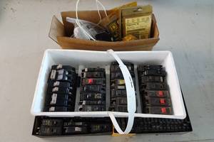 lot 172 image: Assorted Breakers