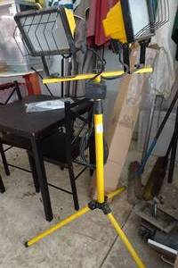 lot 109 image: Work Lights with Stand