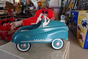 lot 176 image: Hallmark Kiddie Car Classics Scale Model - 1955 Murray Blue Champion