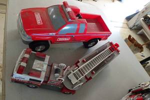 lot 200 image: 2 Toy Fire Trucks