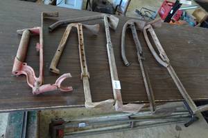lot 191 image: Brick Tongs