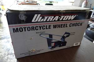 lot 256A image: Ultra-Tow Motorcycle Wheel Chock