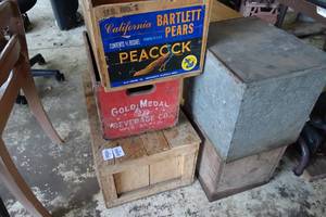 lot 195 image: Assorted Shipping and Storage Boxes