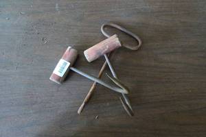 lot 301 image: Hay Bale Hooks