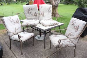 lot 20 image: Patio Furniture Chair Cushions Set of Four