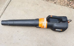 lot 25 image: Worx Electric Power Blower Turbine 450 cfm