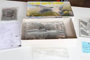 lot 54 image: Vintage Revell Model Airplane FA-18E Super Hornet NIB