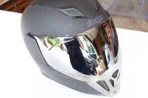 lot 57 image: iicon Airflight E1 Medium HydraDry Helmet Youth