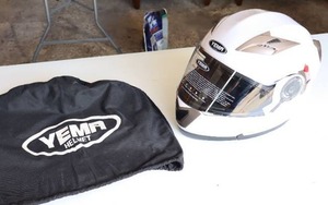 lot 58 image: Yema Motorcycle Helmet Unisex White NEW YM-925 DOT