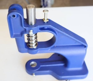 lot 60 image: Grommet Machine and Accessories