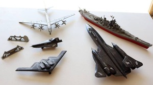 lot 62 image: Vintage Model Airplanes and Ship