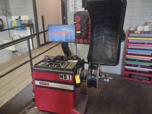 lot 12 image: Coats Model 1600 3D Direct Drive Ti...