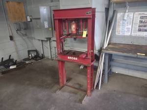 lot 29 image: Arcan 20 Ton H-Frame Press, 24 Thr...