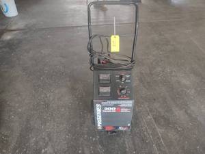 lot 28 image: DSR Battery Charger, 300 Amp...