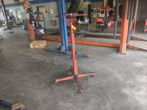 lot 30 image: Transmission Jack...