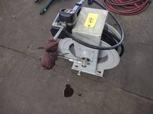 lot 49 image: Liquidynamics Oil Hose Reel with Di...