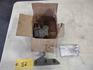 lot 82 image: Coats Extended X-Clamps Kit...
