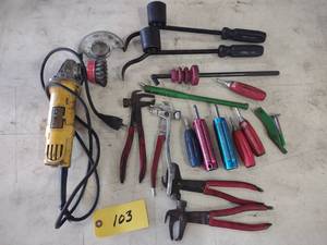 lot 103 image: Assorted Tire Tools...