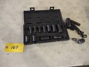 lot 107 image: Nut & Bolt Removers...