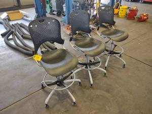 lot 119 image: (3) Stools...