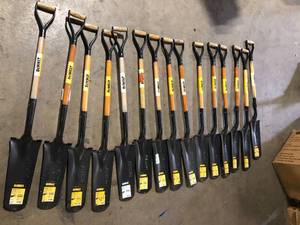 Lot of Dewalt Shovels Customer Returns See Pictures
