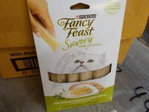 lot 45 image: 30 x 4 packs Natural Chicken in a D...