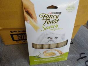 lot 46 image: 30 x 4 packs Natural Chicken in a D...