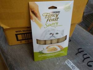 lot 48 image: 30 x 4 packs Natural Chicken in a D...