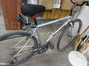 lot 53 image: Bianchi Avenue Bike- as is- hasnt...