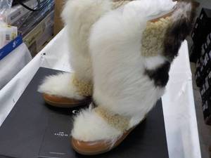 lot 74 image: Coach size 7M Morton Calf Shearling...