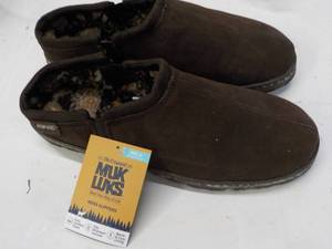 lot 91 image: MukLuks size Mens 12 Chocolate Sli...