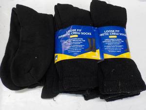 lot 122 image: 6 pair Diabetic Compression Crew So...