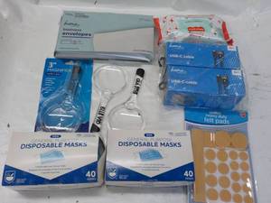 lot 126 image: Envelopes, Magnifiers USBC- cables ...