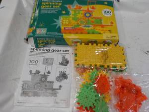 lot 132 image: 100 pc Spinning Gear Set...