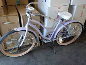 lot 195 image: CranBrook Ladies Bicycle...